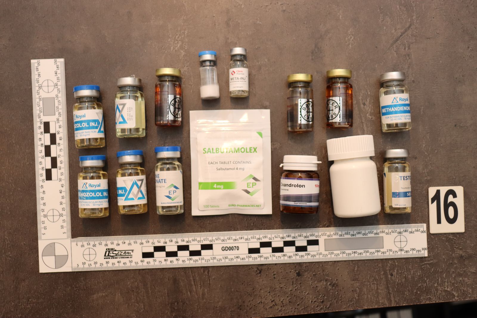 N�kter� z l�tek zadr�en�ch p�i prohl�dk�ch (foto: Policie �R) 