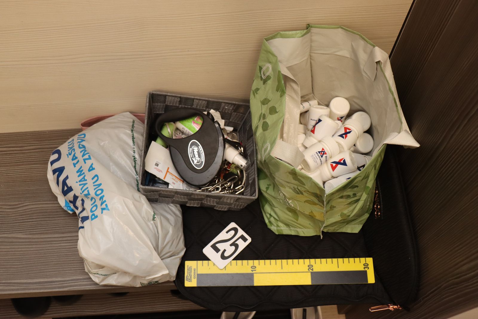 N�kter� z l�tek zadr�en�ch p�i prohl�dk�ch (foto: Policie �R) 