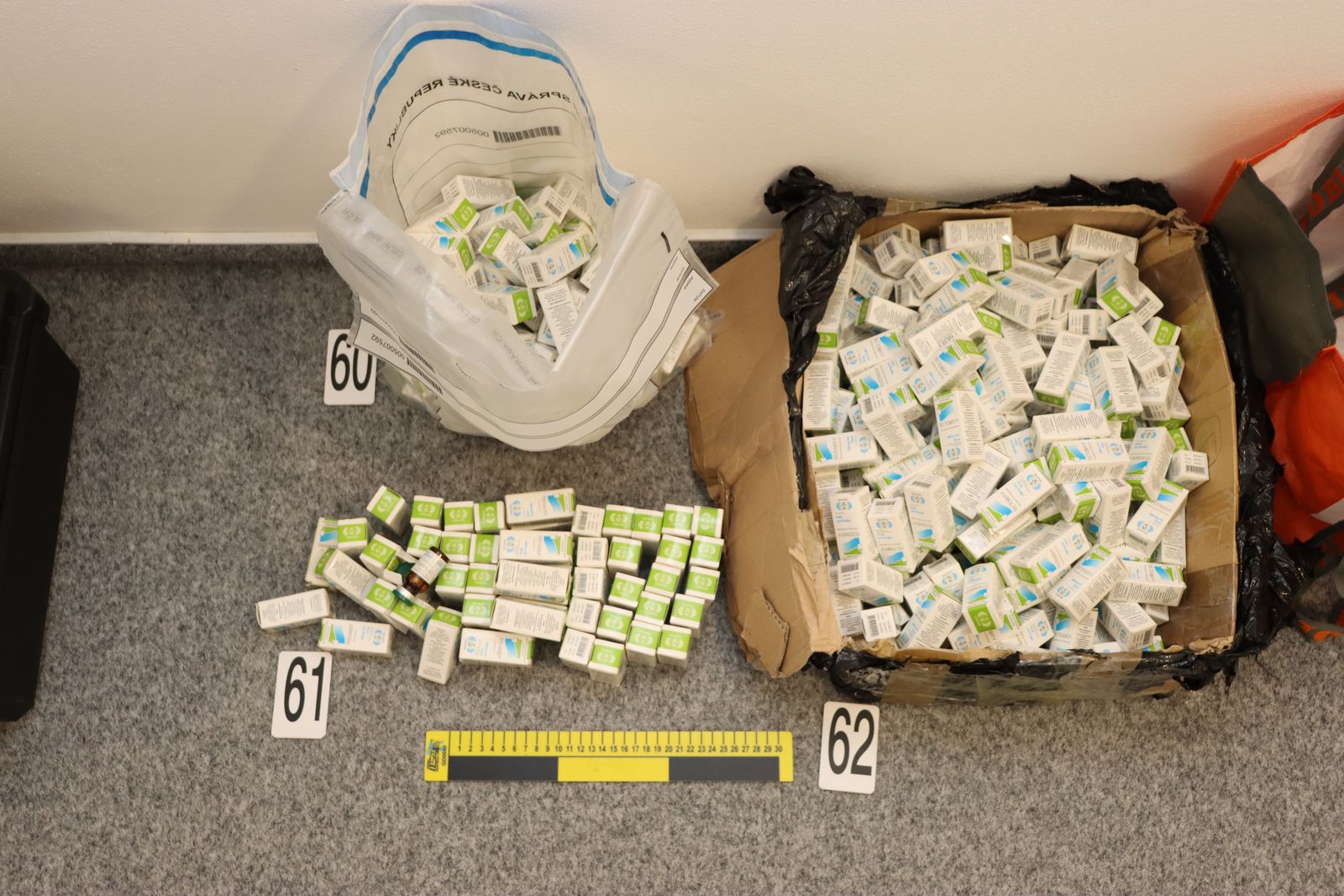 N�kter� z l�tek zadr�en�ch p�i prohl�dk�ch (foto: Policie �R) 