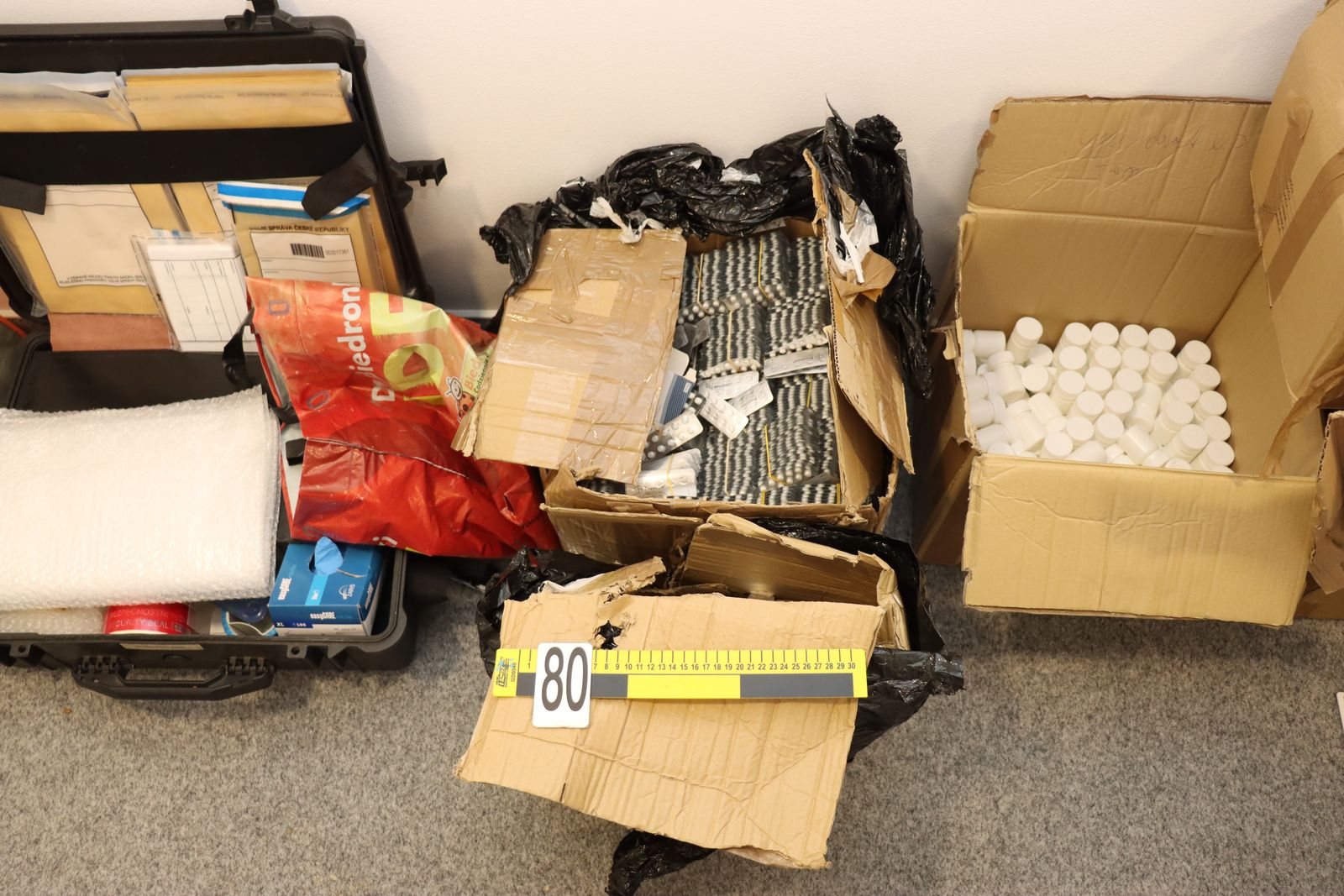 N�kter� z l�tek zadr�en�ch p�i prohl�dk�ch (foto: Policie �R) 